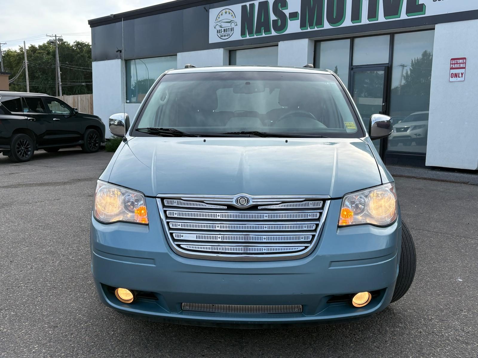 2010 Chrysler Town And Country