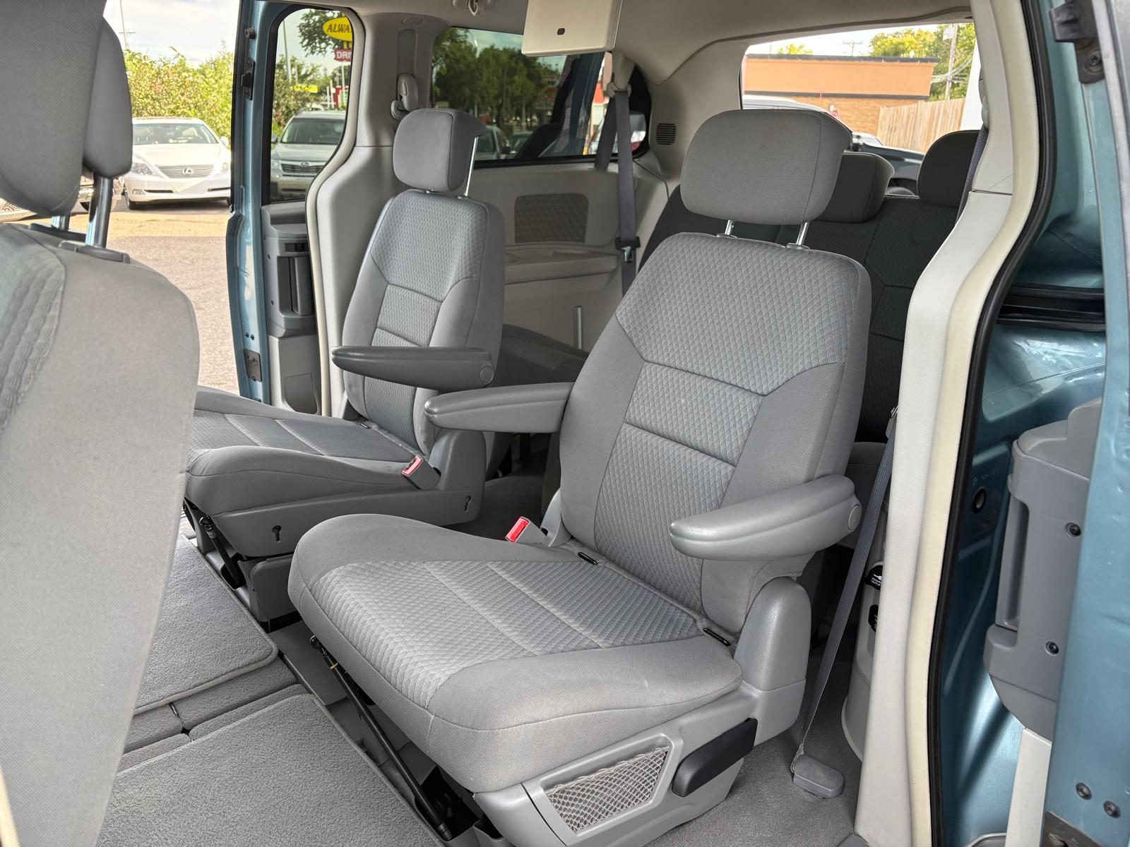 2010 Chrysler Town And Country