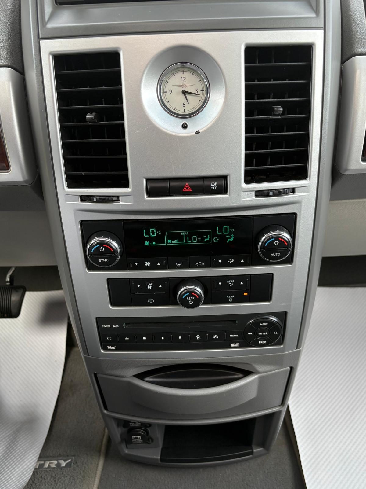 2010 Chrysler Town And Country