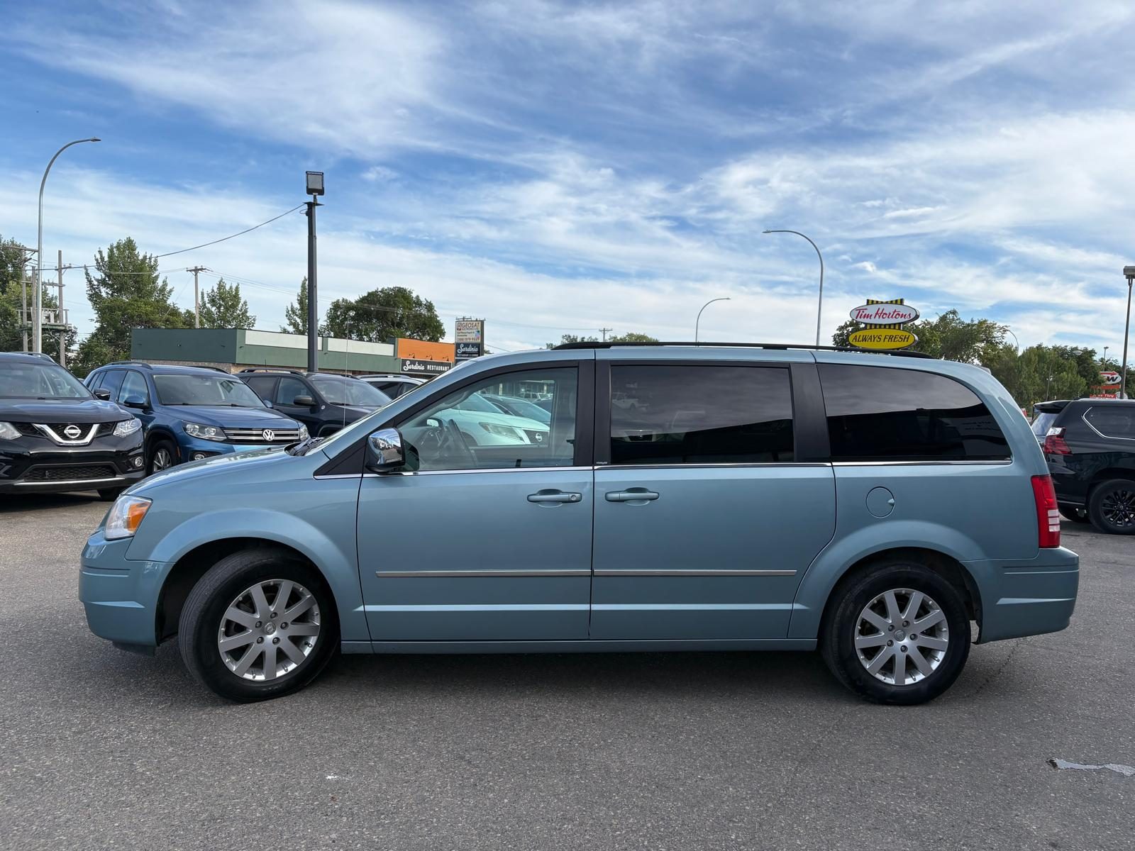 2010 Chrysler Town And Country