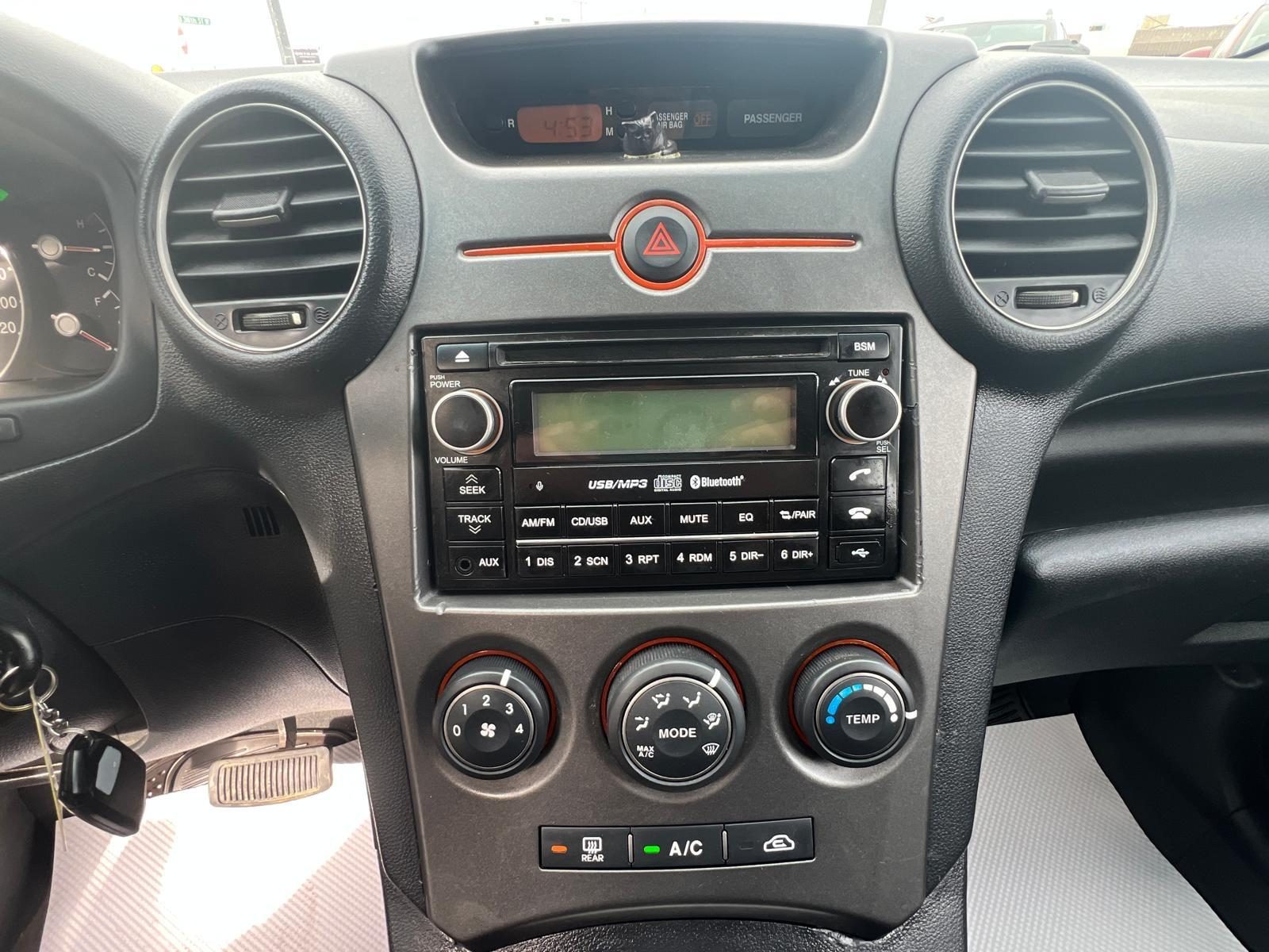2009 Kia Rondo