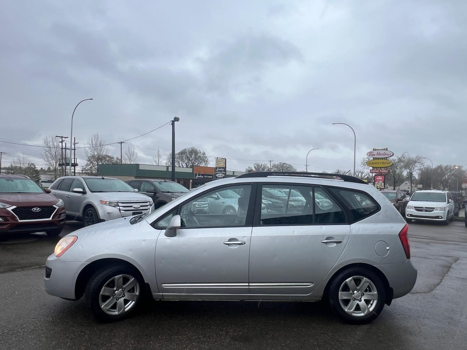 2009 Kia Rondo