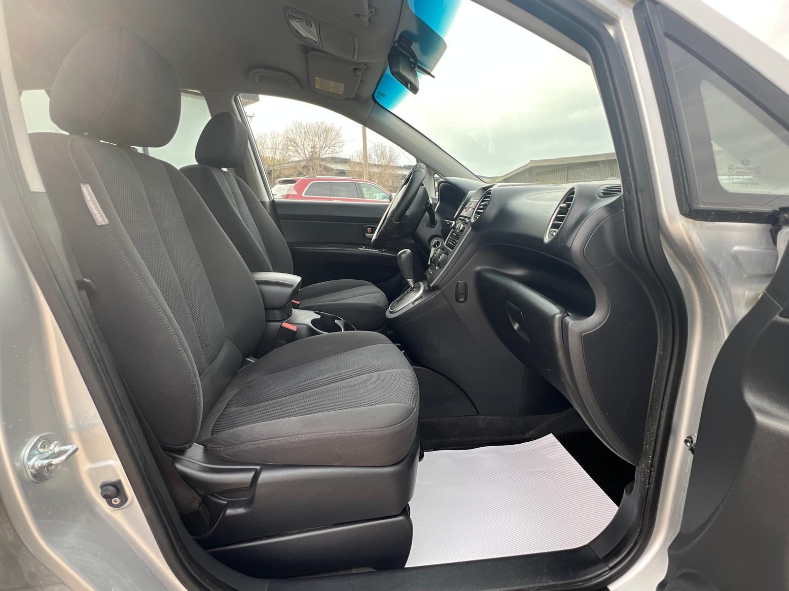 2009 Kia Rondo