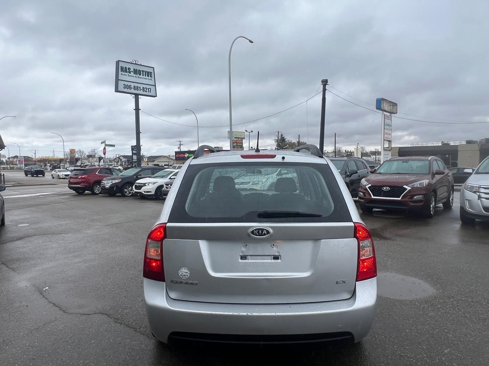 2009 Kia Rondo