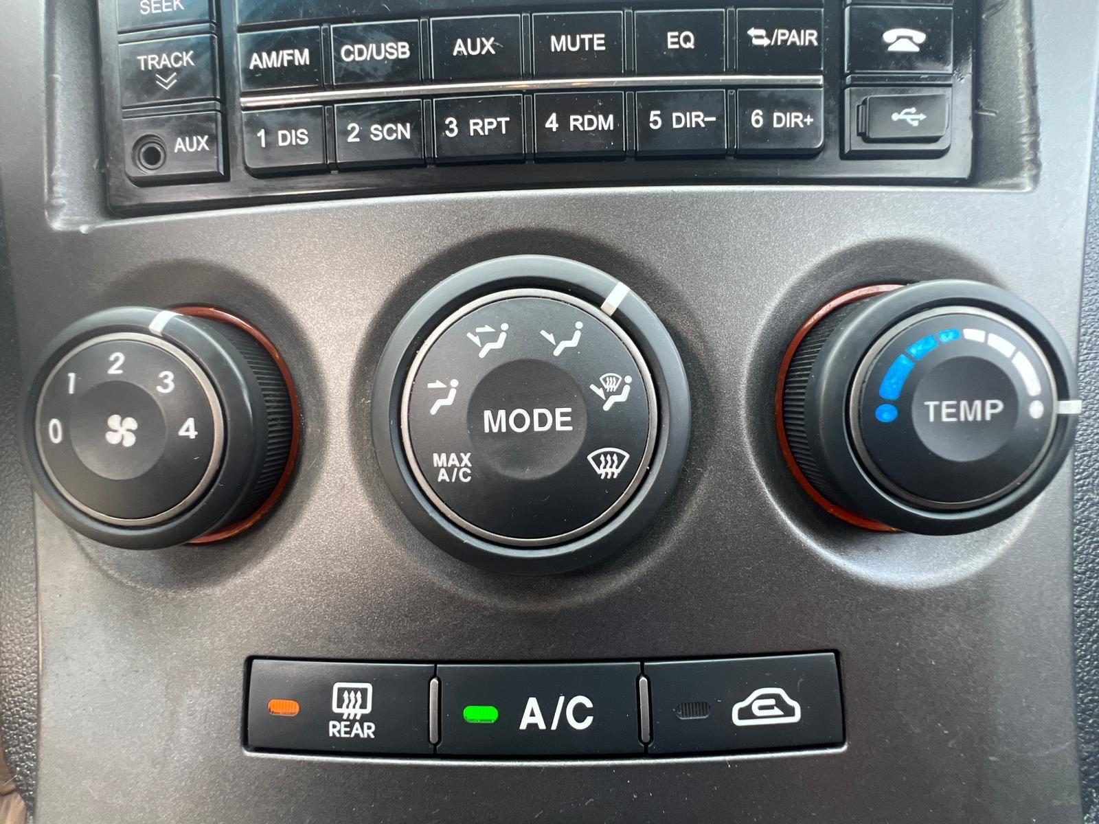 2009 Kia Rondo